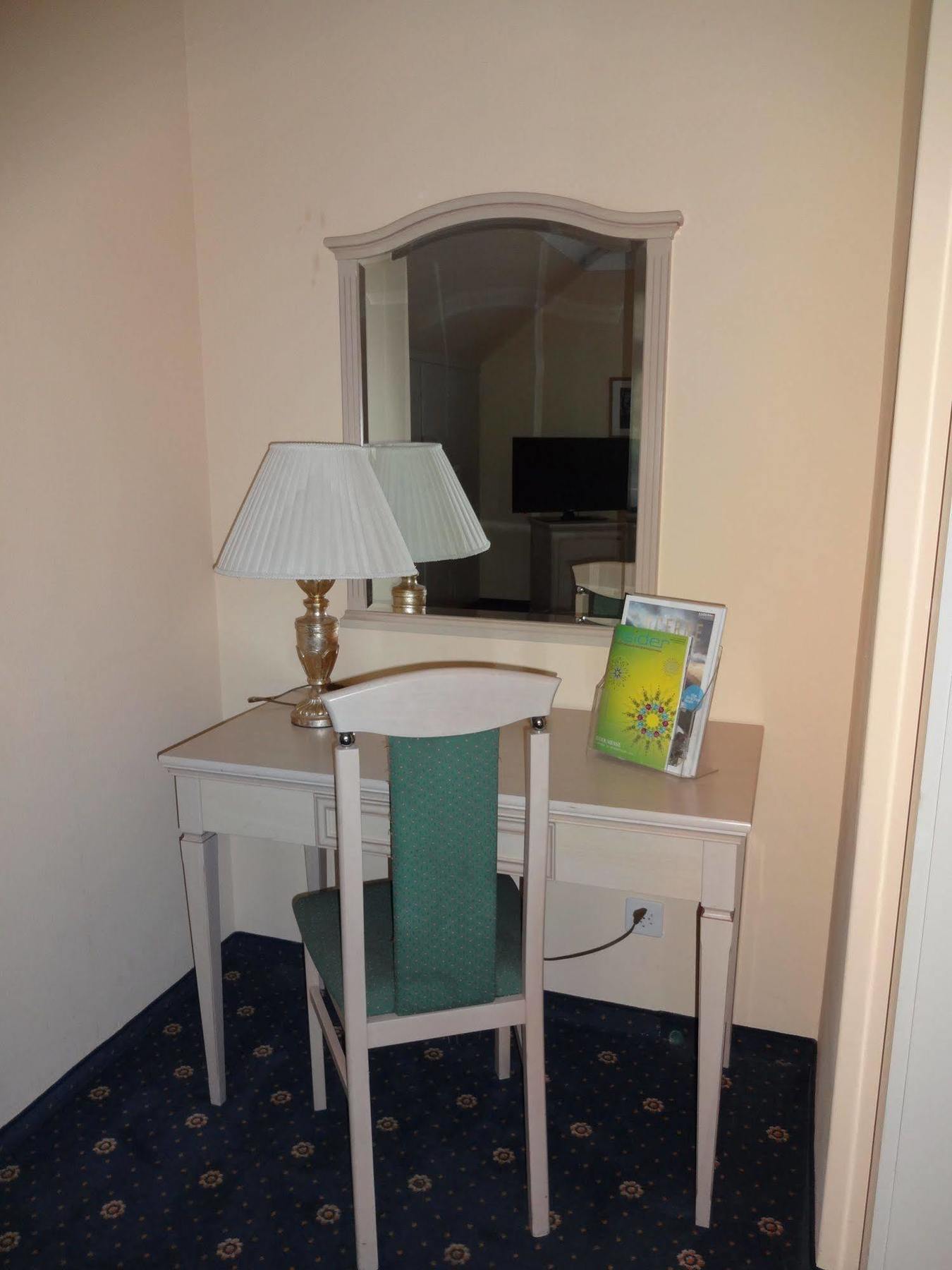 Hotel Schweizerhof Веггис Экстерьер фото